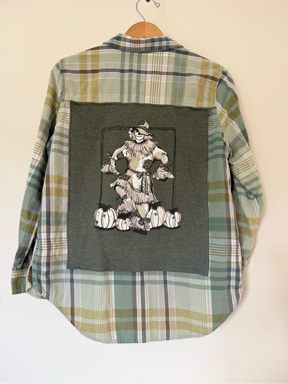 HAY YALL- Scarecrow Green Plaid Button-Down Flannel with Scarecrow Graphic